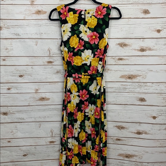 T Tahari Floral Printed Pleated Belted Dre… - Picture 4 of 12